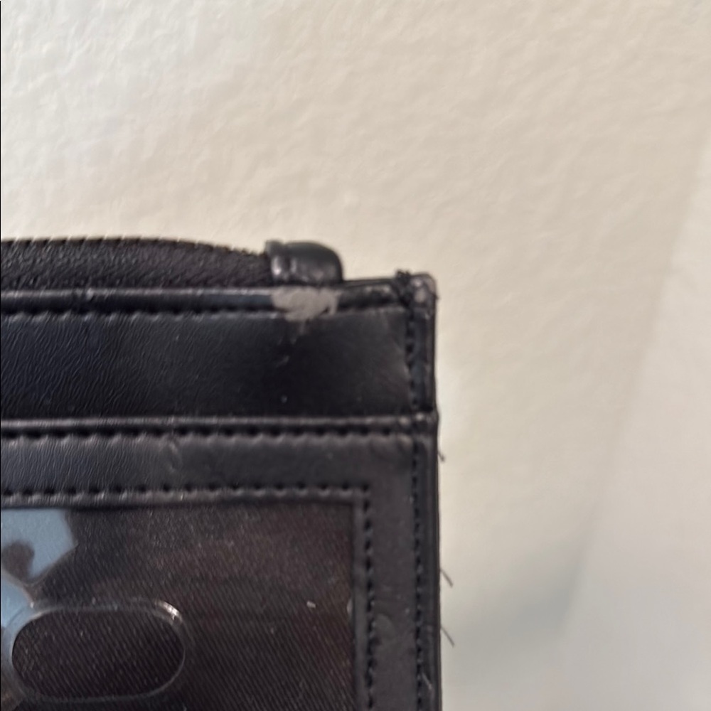 Black Aligator skin Textured Wallet with Zipper - Picture 6 of 8